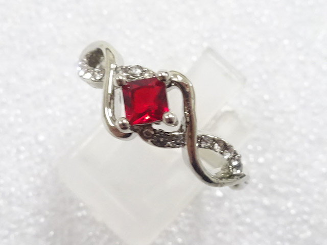 JAPANESE KIMONO / ANTIQUE COLORED STONE RING (SIZE 20)
